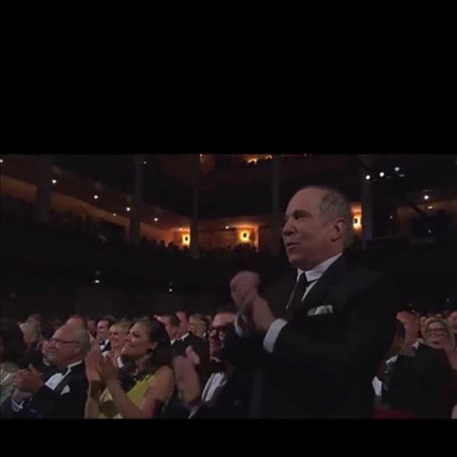 Paul Simon giving a standing ovation at the Polar Music Prize ceremony in 2012.