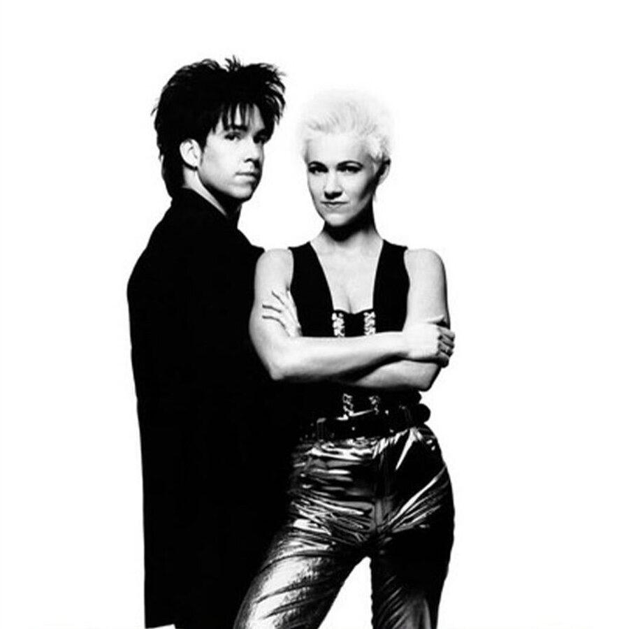 Black-and-white photo of Per Gessle and Marie Fredriksson of Swedish band Roxette.
